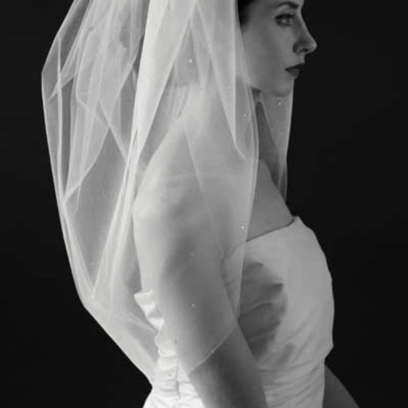 Sara Gabriel Ivory Bridal Veil - Picture 4 of 7